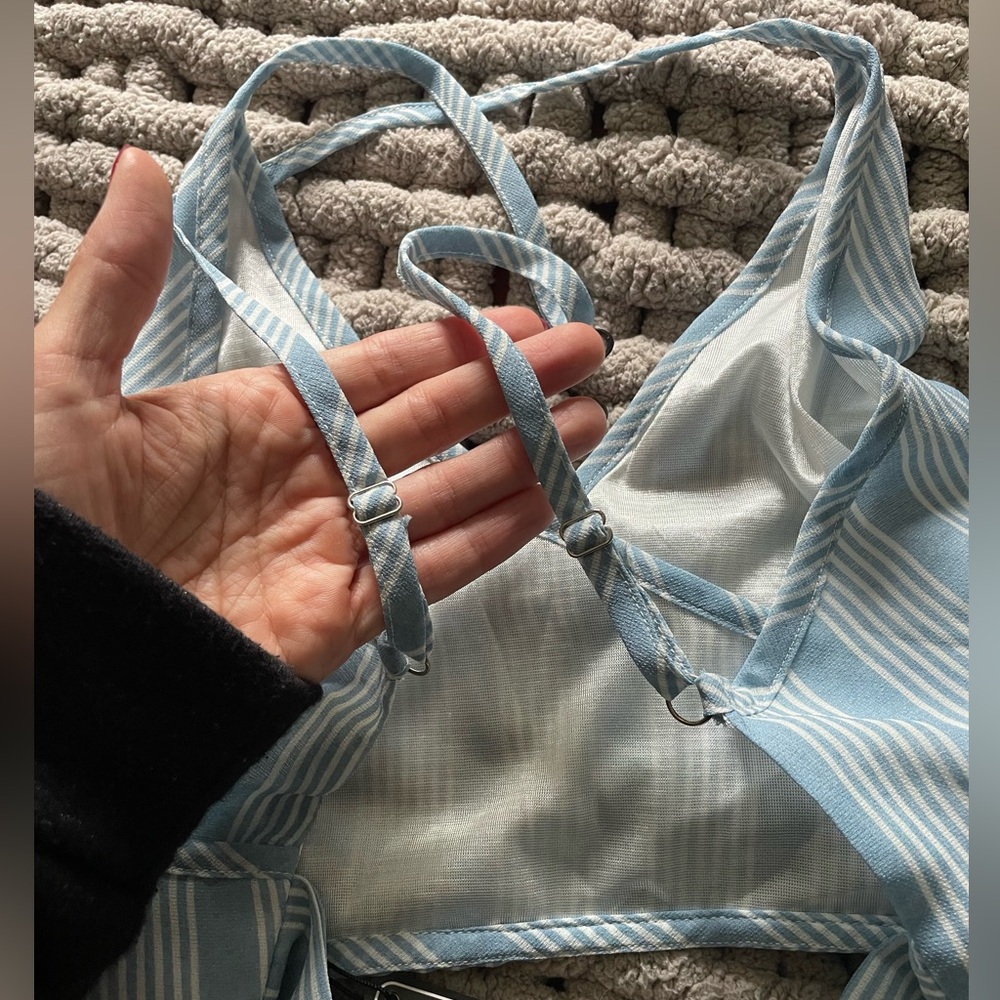 Zaful Blue and White Striped Tie Top NWT - Picture 4 of 4